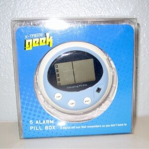 X-TREME GEEK 5 ALARM PILL BOX New travel storage for health & wellness needs
